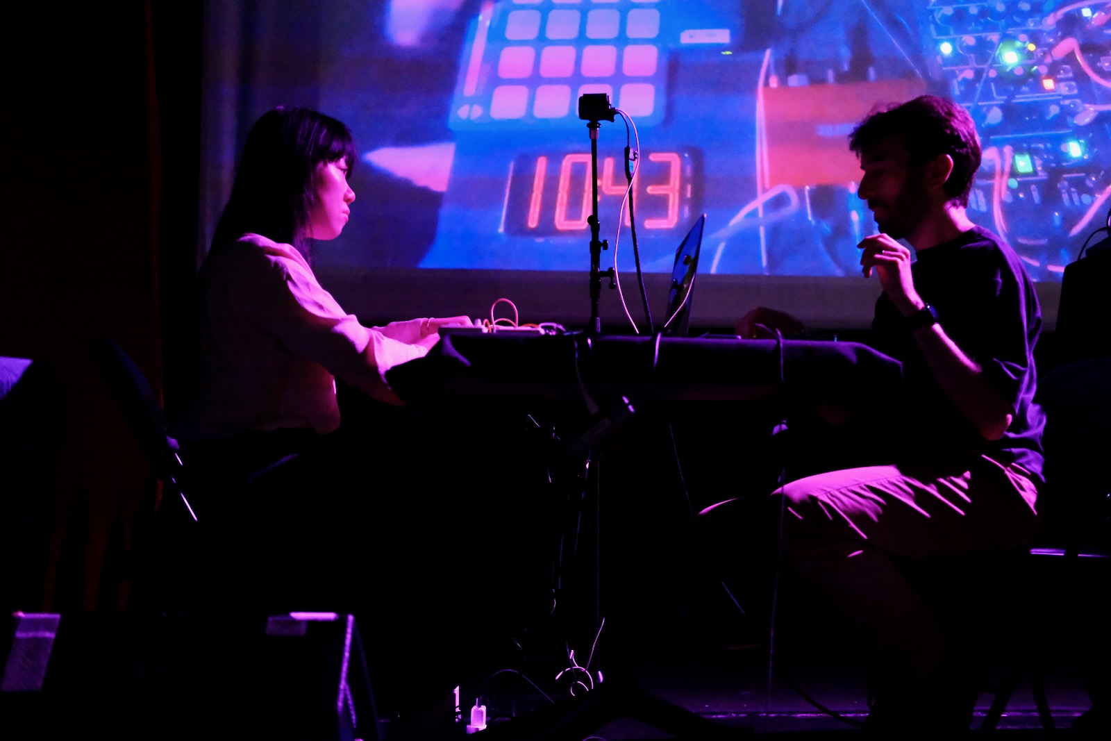 Yichen Wang and Charles Martin performing 回溯 in concert at NIME 2026