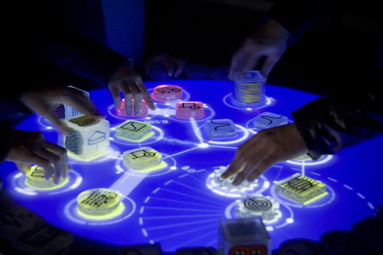 Collaborative Musical Instrument Reactable (Jordà, 2010). (source)[https://www.ycam.jp/en/archive/works/reactable/].
